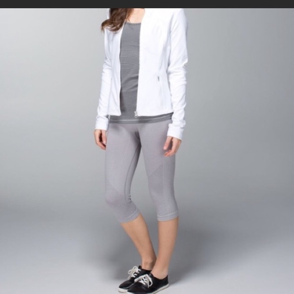 Lululemon In The Flow Crops 6